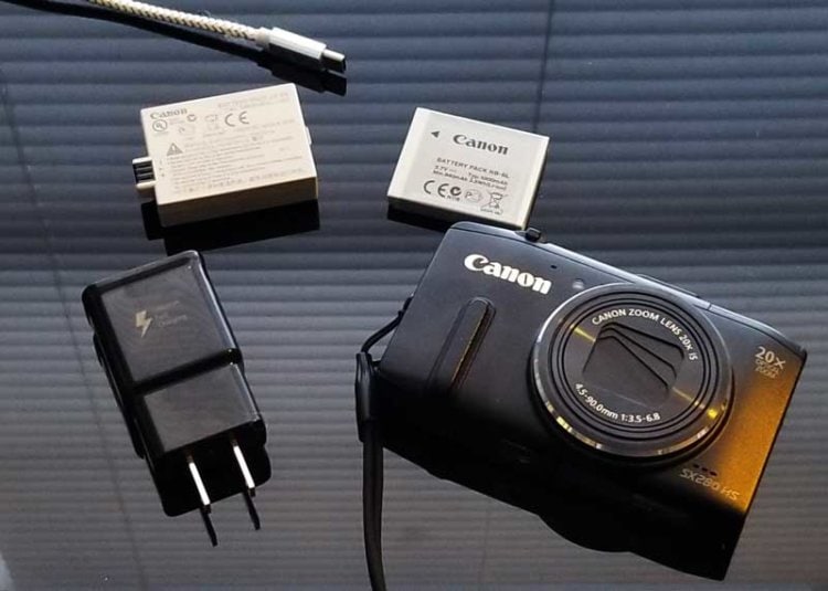 how to charge a canon camera