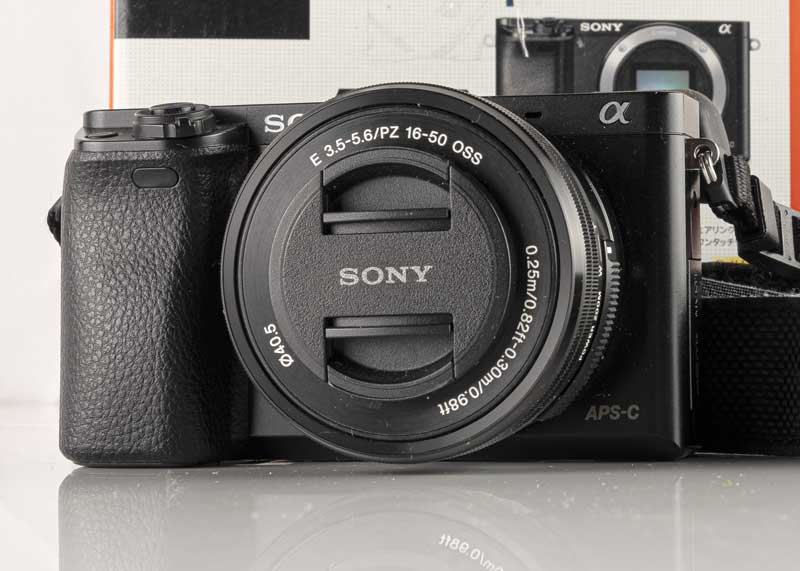 how to charge sony a6000