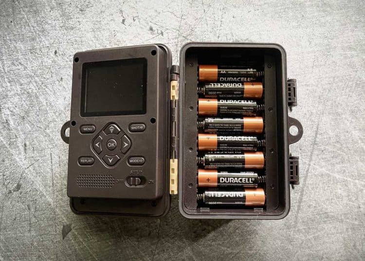 how long do trail camera batteries last